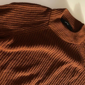 Stickad tröja från vero moda - Mjuk och skön stickad tröja från vero moda