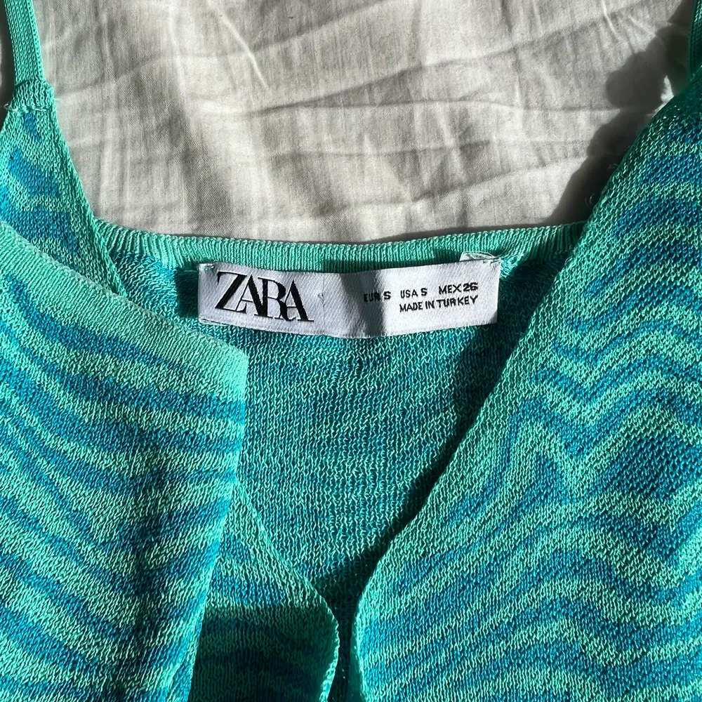Blått linne från Zara, knappt använd!. Toppar.