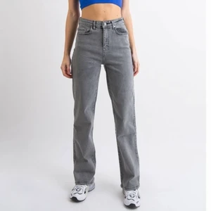 Madlady jeans  - Säljer dessa i storlek 38 då dem är för stora för mig. Stretchiga i materialet! 