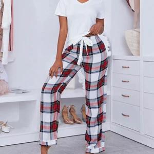 Pyjamas från SHEIN oanvänd  - Köpte en pyjamas från SHEIN var liten på sig det är oanvänd 