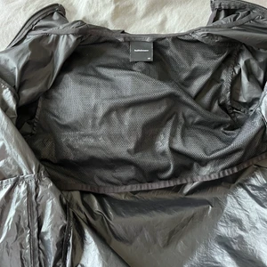 Peak performance jacka  - Hej säljer nu min peak performance jacka! Den är i stl 150 har ett jätte litet hål men inget man ser bara om man kollar på närmare håll. 