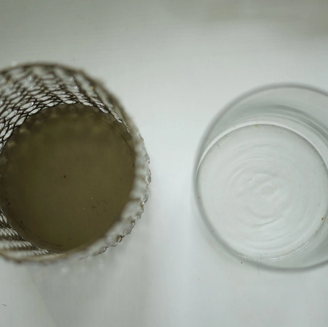 Blomvas med glasbehållare  - 91