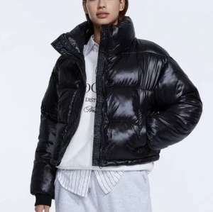 Dun jacka  - Helt ny jacka som är köpt från Zalando för 499kr, lappen sitter fortfarande kvar på jackan. Skriv privat för fler bilder. 