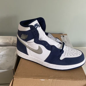 Jordan 1 midnight navy - Helt oanvända Storlek 42,5