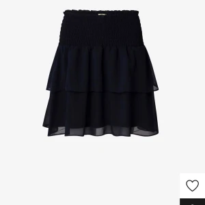 Chelsea kjol - Ska sälja min kjol då jag köpt fel storlek ca 4 månader gammal och använd Max en gång där av priset☺️