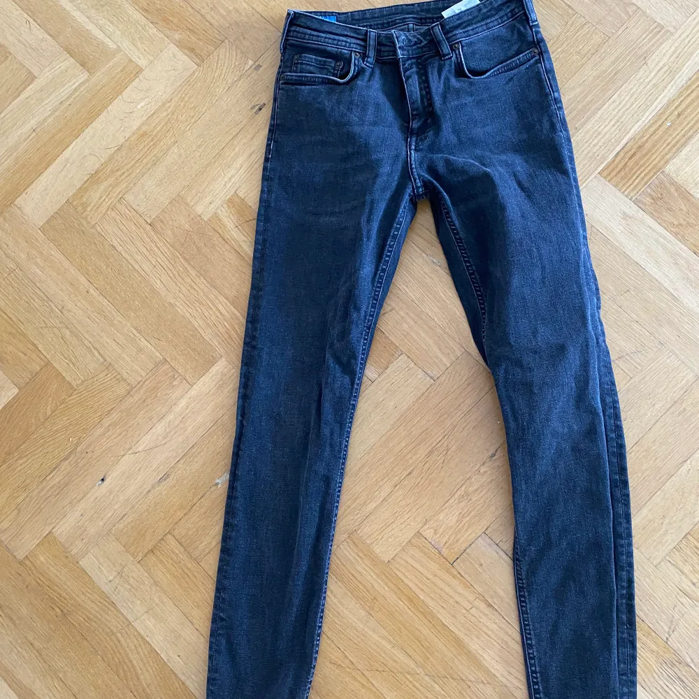 26/32 blue konst as new. Jeans & Byxor.