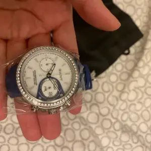Gant klocka som passar barn, oanvänd med etikett kvar perfekt som present! Möts upp i sthlm 