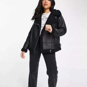 Jacka  - Jätte fin jacka varm inte använd hängt mest i gaderoben 