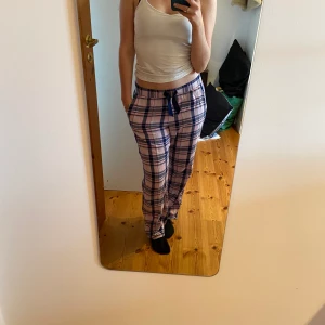 Pyjamasbyxor  - Säljer mina pyjamas byxor från hollister🤩💓