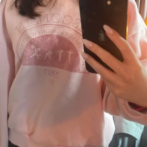 Rosa tjocktröja  - Jätte fin och knappt använd rosa tjocktröja 