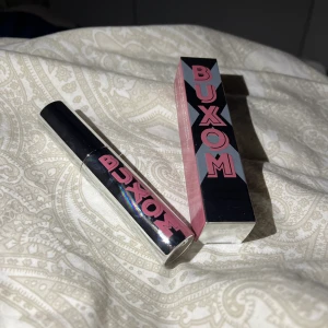Buxom mascara - My mascara från Buxom. Xstra volym  Xstra lift Xstra length  Oanvänd, fel köp, orginal pris 250kr säljer för 200kr
