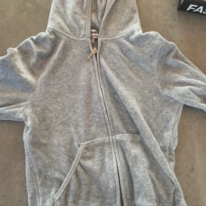 Juicy couture kofta - Grå juicy couture kofta! Endast testad ❤️