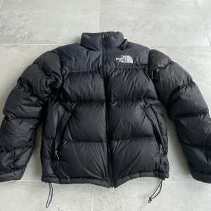 North face puffer jacka small - 9/10 kondition 