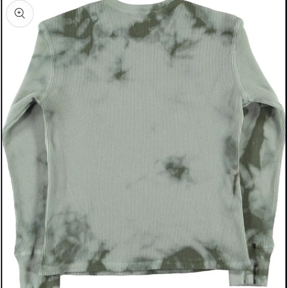 Säljer denna svinsnygga tröja från Eat Dust. Nypris: 1150. Skriv för fler bilder.💙. Tröjor & Koftor.