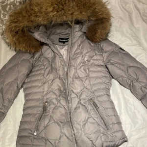 Rock&blue jacka storlek 36 - Den är använd bra men är endån väldigt snygg! 