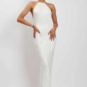 Meshki klänning - Så snygg maxiklänning ifrån Meshki med öppen rygg. Storlek xs. Nyskick 🤍