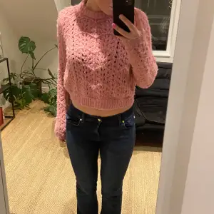 Super fin rosa tröja som är kort och lite genomskinlig💓💓