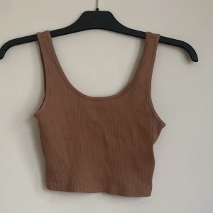 Brunt linne - Storlek Xs, aldrig använd 