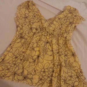 Blus / tshirt  - Aldrig använt