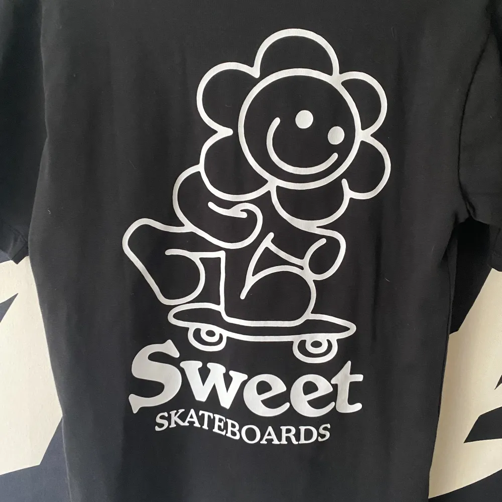 En fin sweet skateboard tröja använd 1 gång. T-shirts.