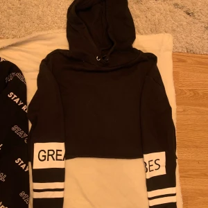 Kroppar hoodie - Kroppar hoodie i nyskick, stl s, super skön