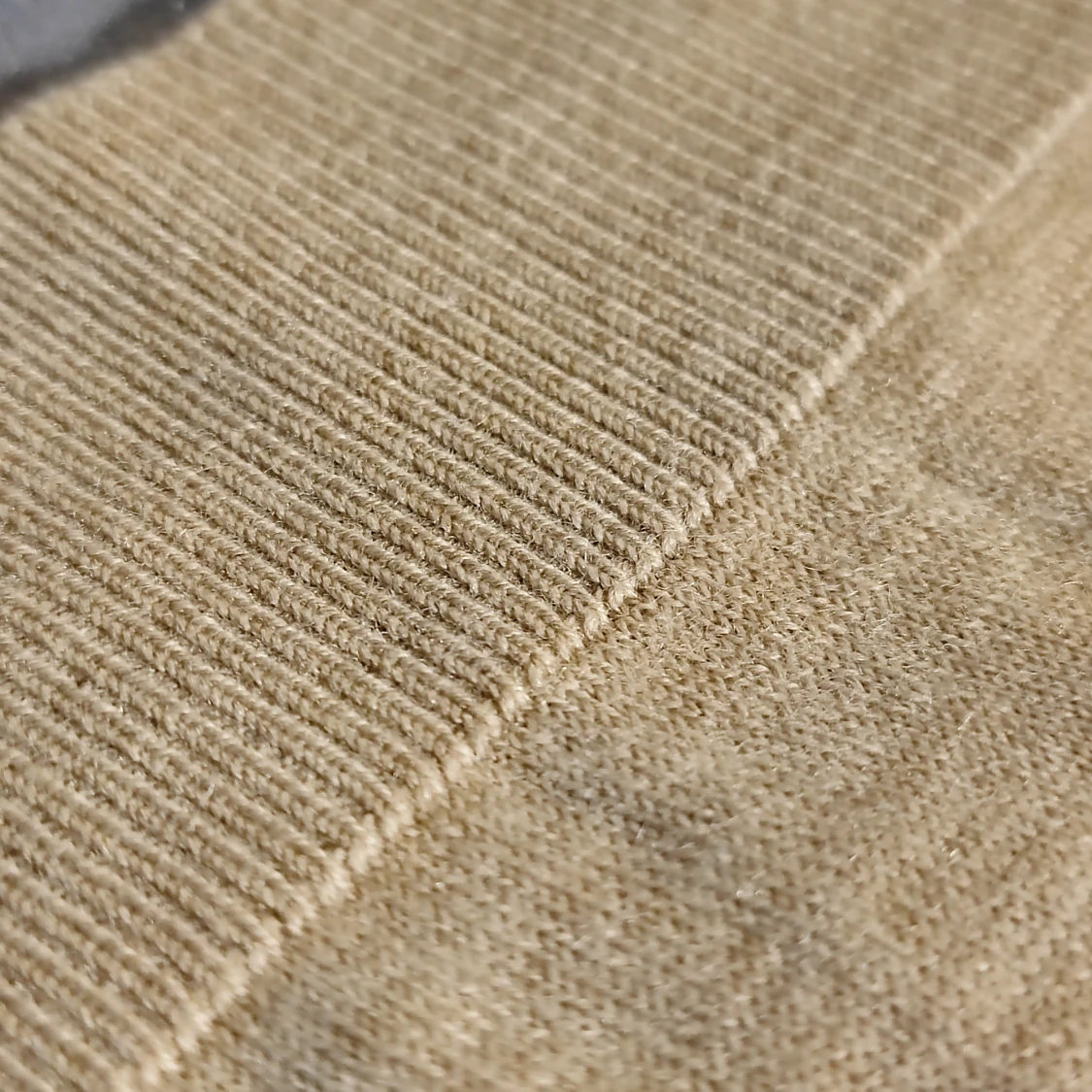 Stickad tröja, 100% ull - 90