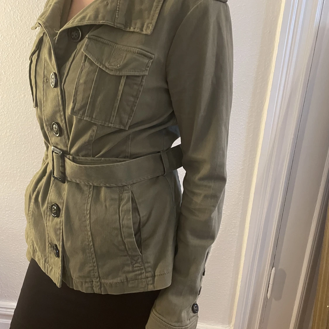 Militärgrön vårjacka  - 90