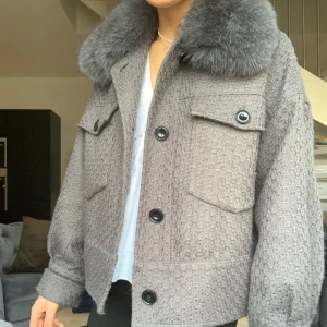 Meotine Charlie jacka - Så fin jacka som tyvärr inte kommer till användning längre, stl L men känns som en M