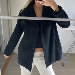 kappa - kort kappa/höst jacka som jag köpt på second hand😗pris kan diskuteras