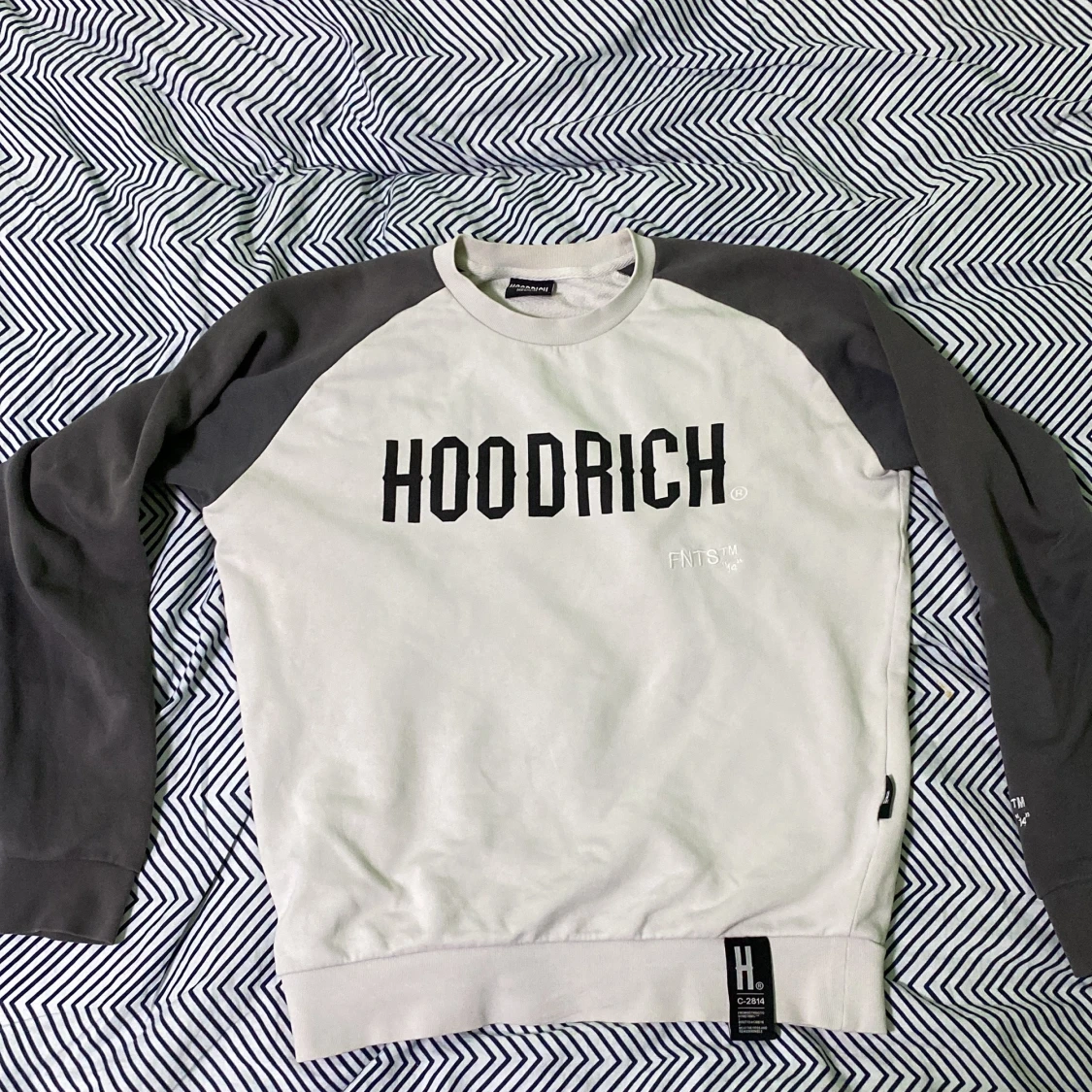 Hoodrich vit storlek M