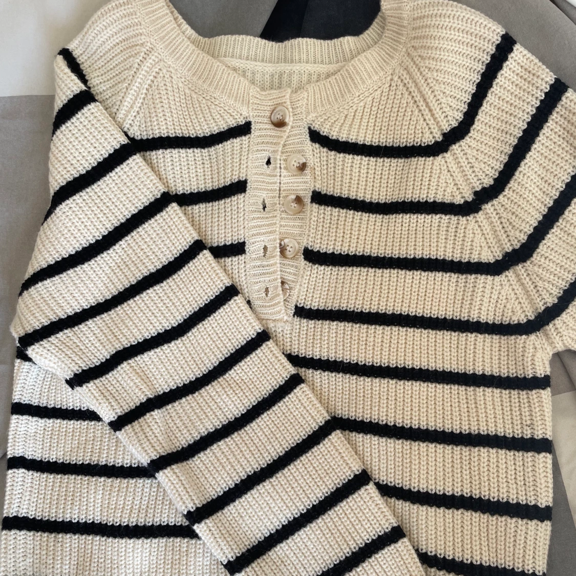Stickad tröja