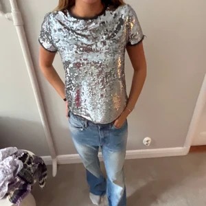 Zadig tröja!! - Säljer denna så fina festtopp från Zadig Voltaire!!