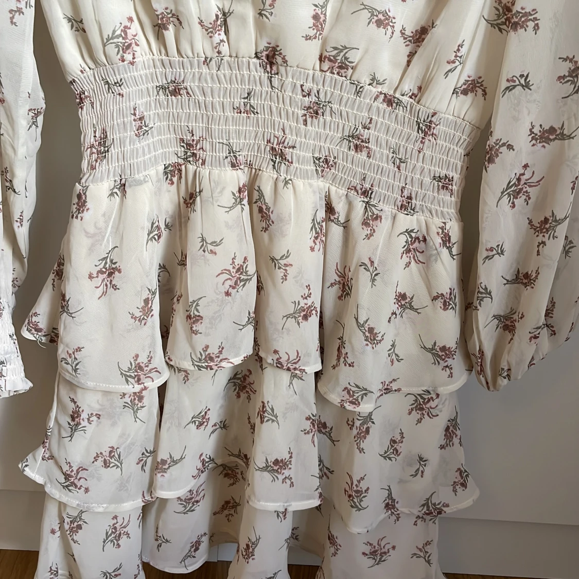 Blommig klänning - 91