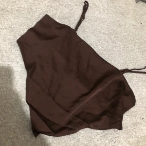 Hm  - Jätte söt topp man kan ha på sig när man går på fest eller har p sig ute storlek S