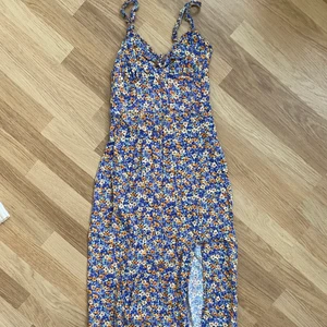 Klänning - Klänning