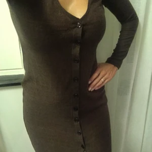 Klänning från Nelly  - Säljer denna klänning från Nelly, som är använd ca 2-3 ggr. 