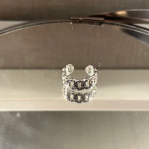 Ring - Kedjering men ljusblåa stenar på💕 går att göra större och mindre. från ur&penn. 49kr sammanlagt💓