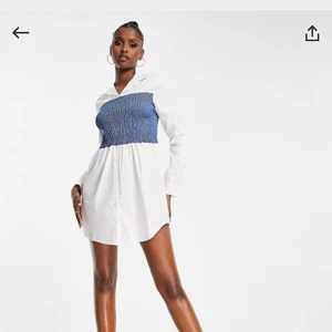 asos klänning st 34  - en vitblå kort klänning från asos, super skönt och strechig, säljer den då jag ångrade köpet🫶