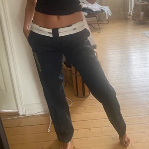 Nya dickies byxor - Helt nya, lappar kvar Nypris 649kr Straight Slim Har även dessa i storlek W29/L30 Köp direkt 320kr