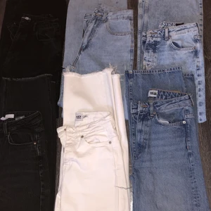 Jeans - Säljer 6 stycken jeans för 100kr styck och 2 för 170kr. Vissa av jeansen kan jag inte vissa bild hur de ser ut på då vissa är för små för mig. Alla kommer från olika märken tex lager 157, Boohoo, gina, shein, h&m. (Fint skick)