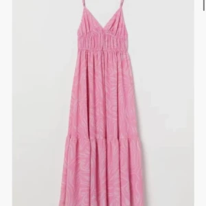 Hm klänning - SÖKER, söker s eller m!! 