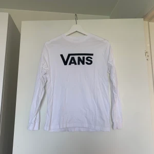 Långärmad Vanströja - Långärmad Vanströja från barnavdelningen. Använd ett fåtal gånger, inga tecken på användning. Storlek L från barnavdelningen, motsvarar en XXS.