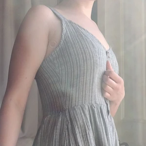 Klänning  - Jättefin randig långklänning, luftig och supertrevlig till alla soliga sommardagar!