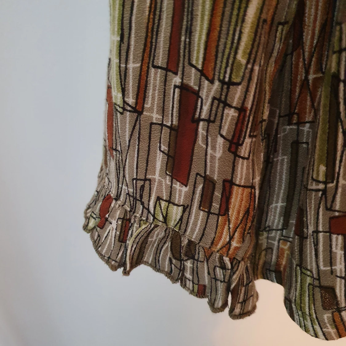 Knytblus med 60-talsmönster - 91