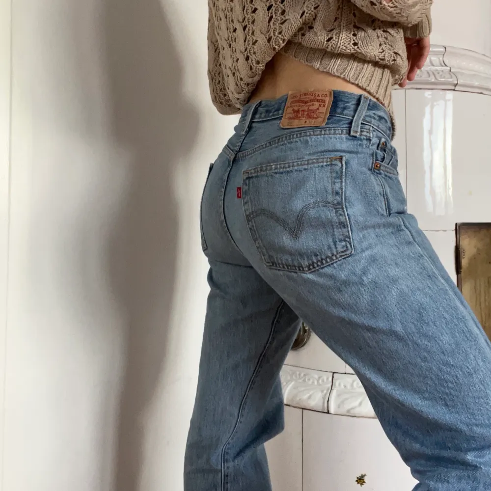 Vintageskick slitna LEVIS jeans modell 501 W31 L32✨✨. Jeans & Byxor.