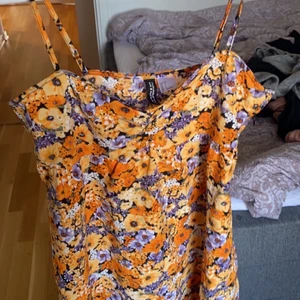 Klänning - Söt liten klänning, aldrig använd storlek s