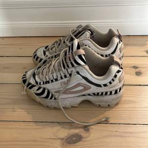 Fila skor med zebra mönster 🥰🛍
