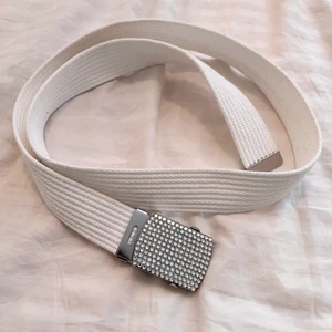 y2k bälte skärp glitter - möts upp i stockholm eller fraktar. den finns kvar 🖤