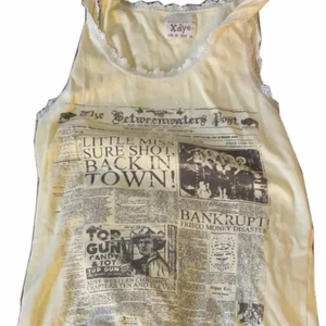 80s linne spets - Säljer detta ascoola linne från xdye. Den är i gott skick, inga defekter. Storlek 28, passar mig som är S.