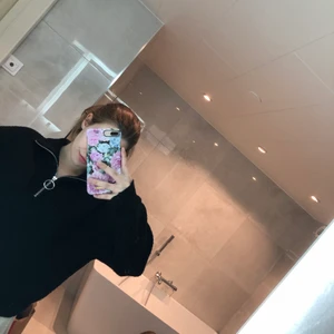 Stickad tröja - Stickad tröja från Gina tricot som tyvärr inte används längre. Den sticks inte och har varit en favorit i många år men har inte använts det senaste året.